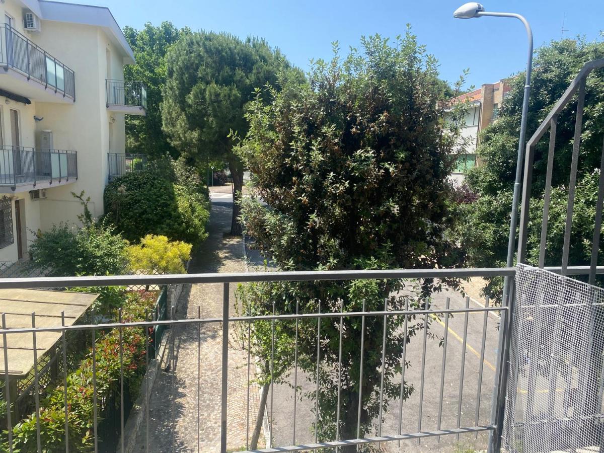 דירות מרצ'לי Via Pesaro A/C מראה חיצוני תמונה
